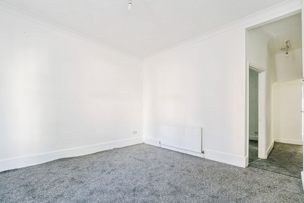 Property photo 3 of 15 Pbox-Img.Jpg