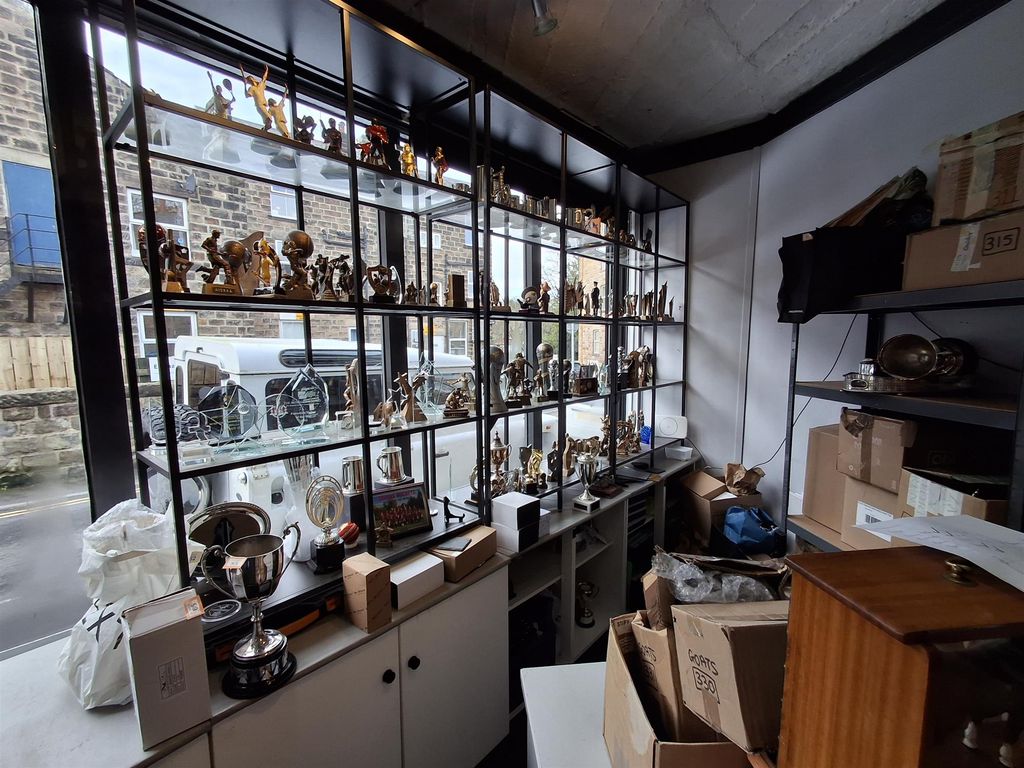 Property photo 1 of 7 Photo 0