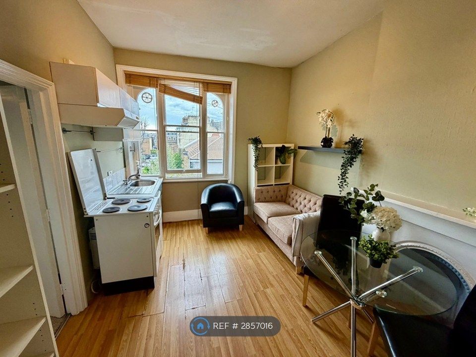 Property photo 3 of 24