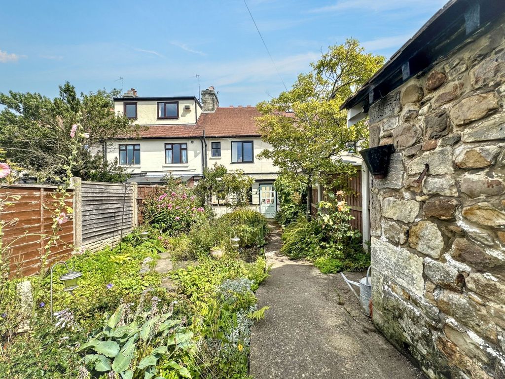 Property photo 3 of 30