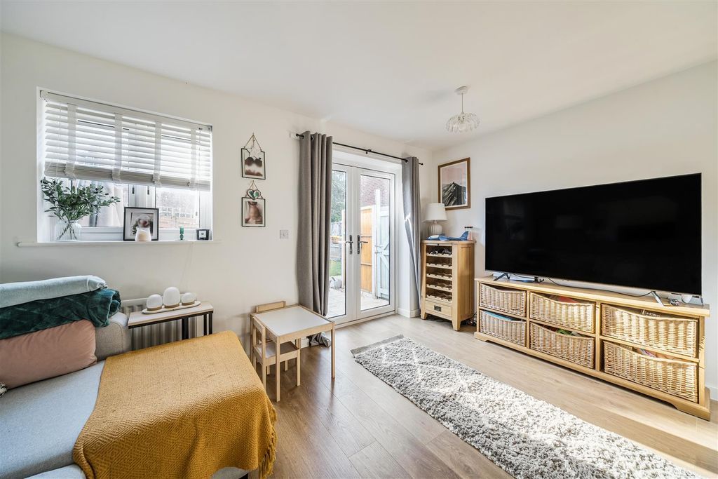 Property photo 2 of 19 Sitting Room