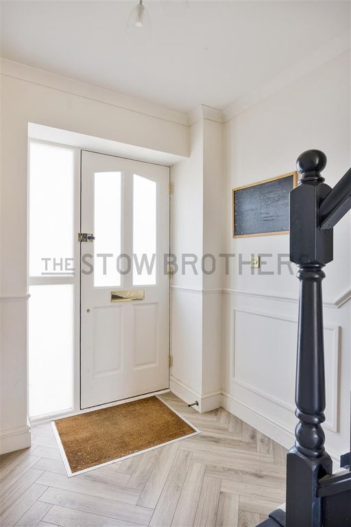 Property photo 3 of 34
