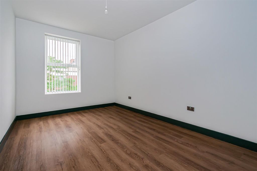 Property photo 3 of 9 Vic Quays1.Jpg