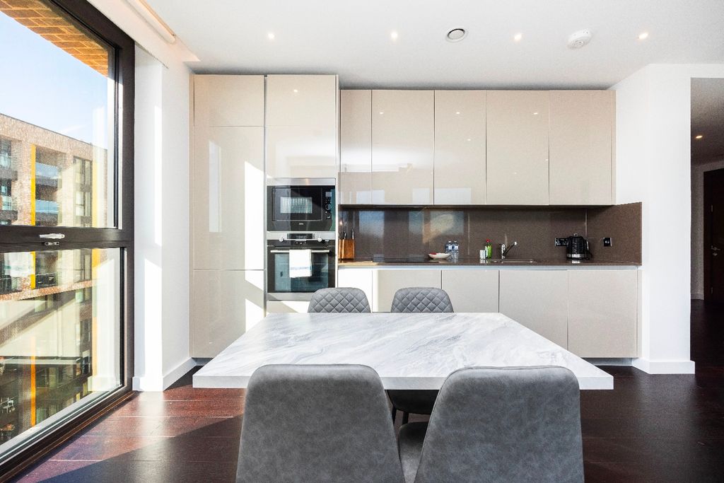 Property photo 3 of 30