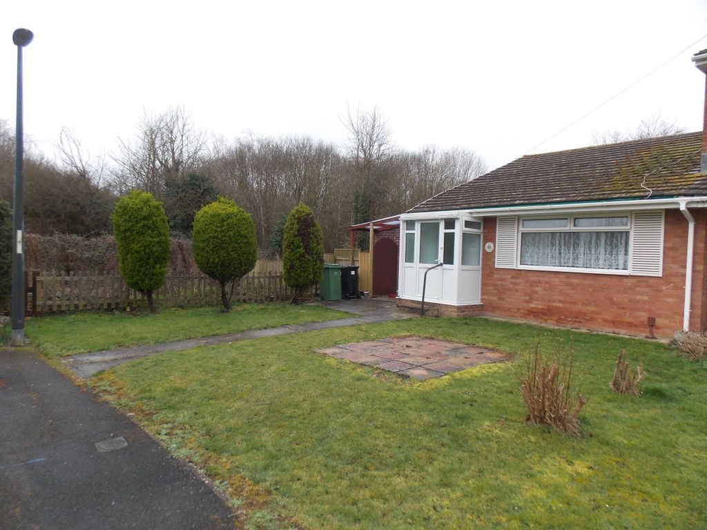 Property photo 1 of 18 Keynsham Holly Walk 10 Front