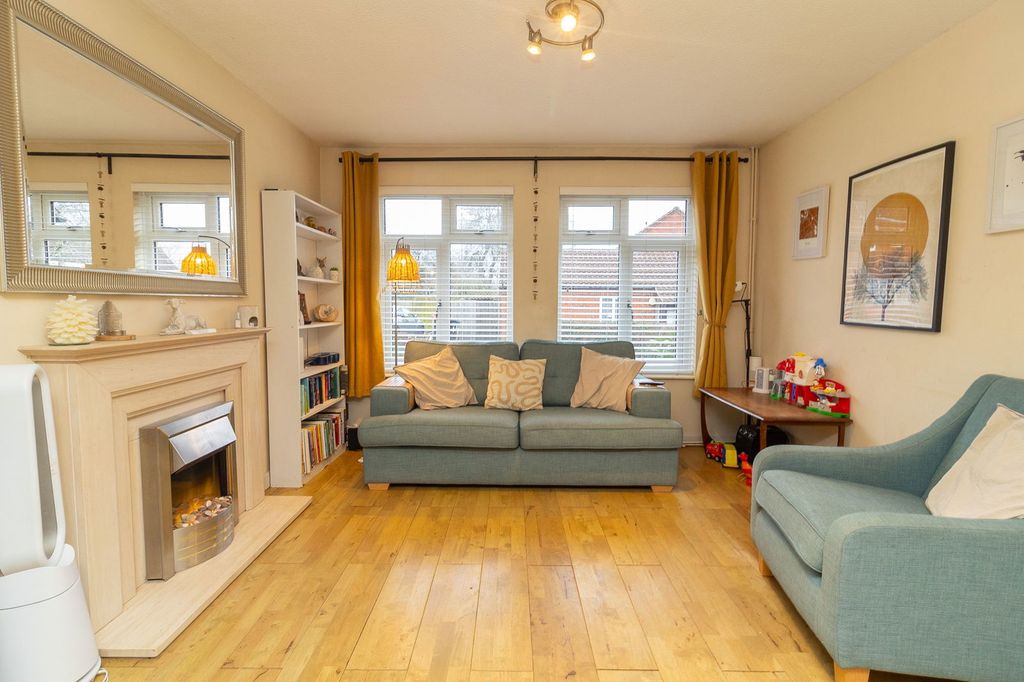 Property photo 3 of 23