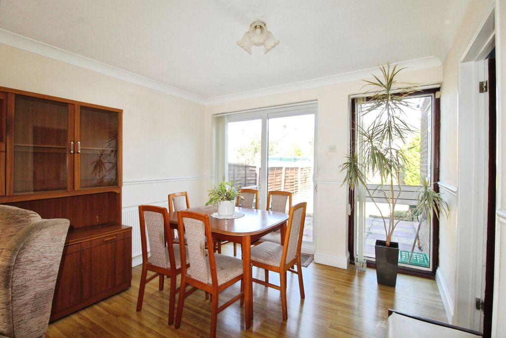 Property photo 3 of 32 Pbox-Dining_Room-302819.Jpg
