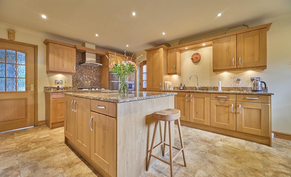 Property photo 2 of 37 Leicester Road_16.Jpg