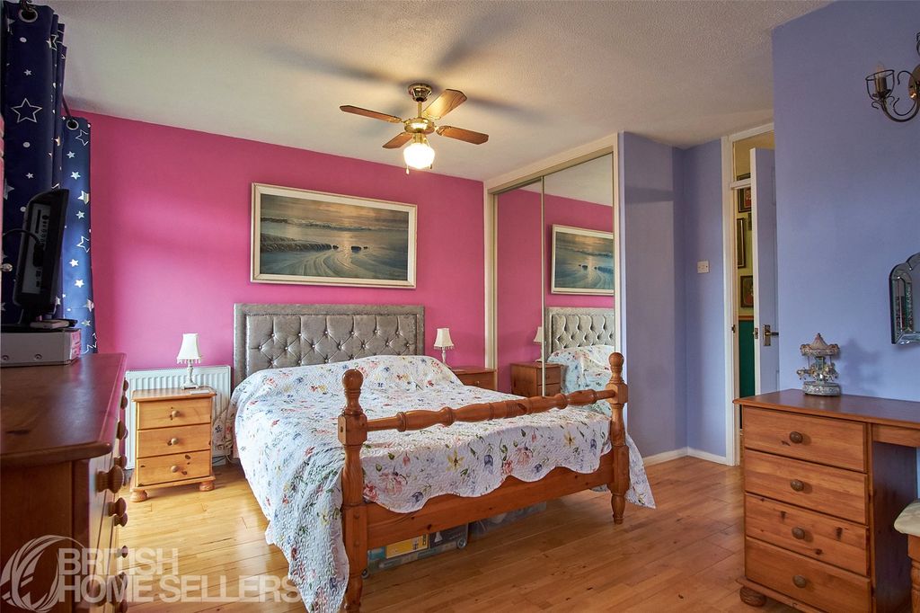 Property photo 2 of 27 Picture No. 08