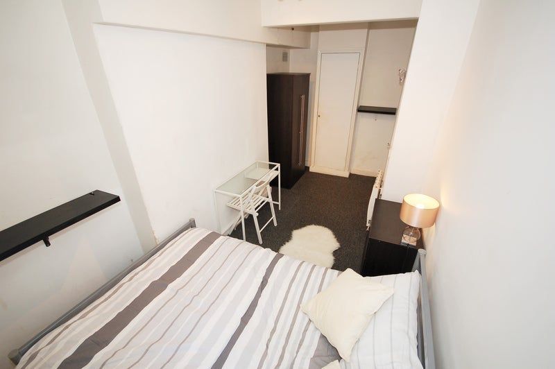 Property photo 2 of 11 Room 1- £850 Available Now