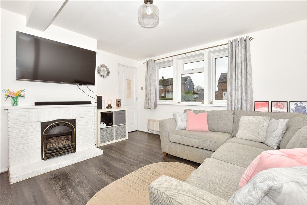 Property photo 1 of 17 Lounge/Diner