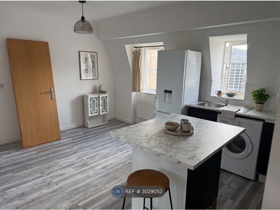 Property photo 1 of 9 Kitchen