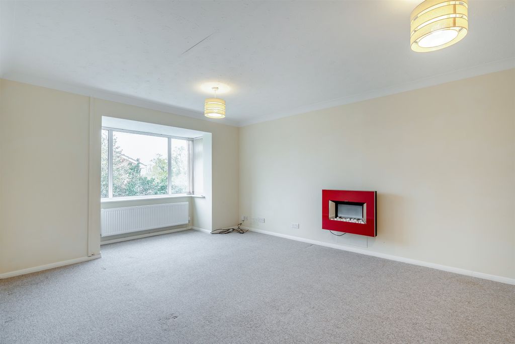 Property photo 3 of 27