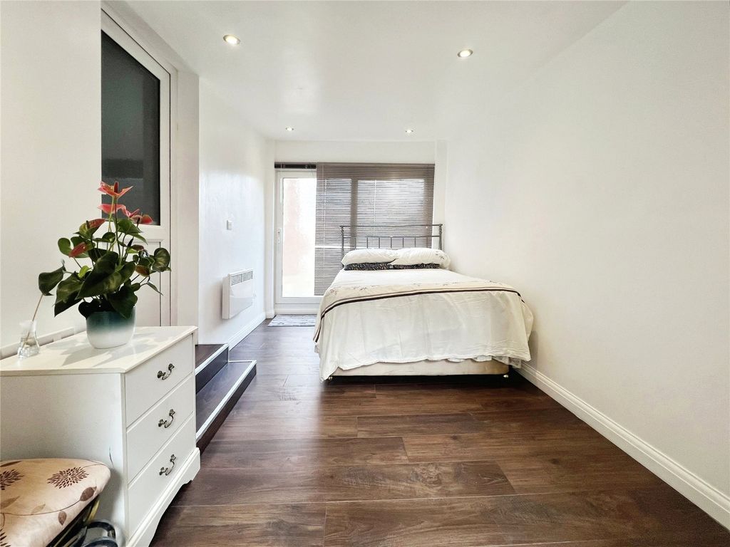 Property photo 1 of 6 Picture No. 07