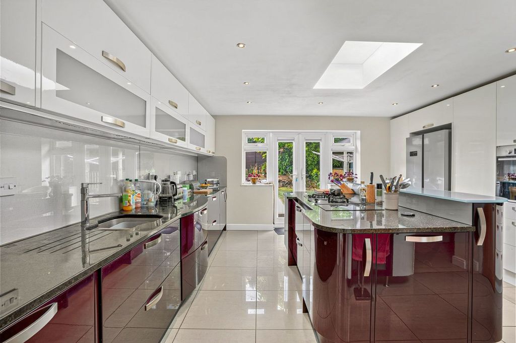 Property photo 1 of 19