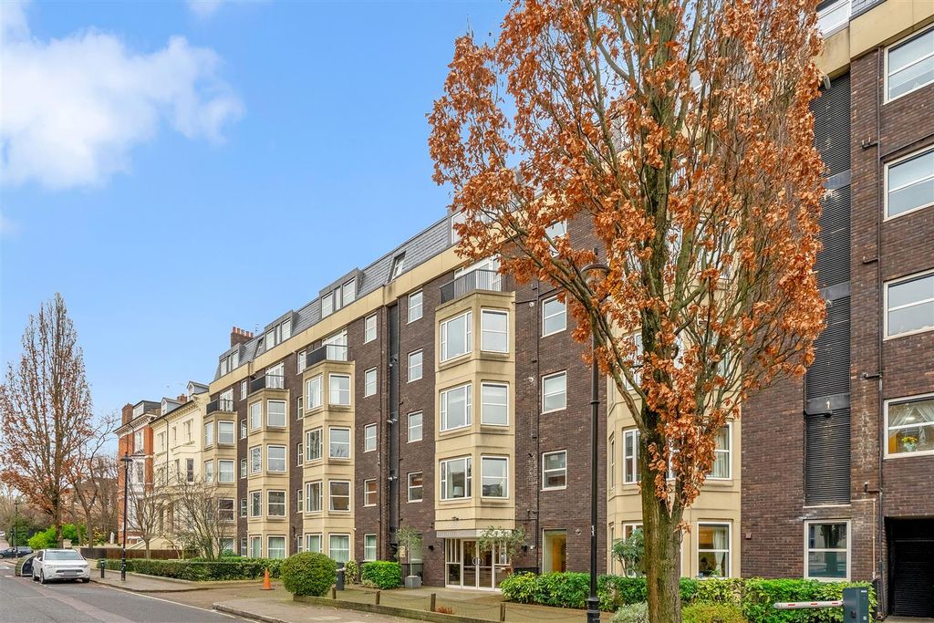 Property photo 2 of 27