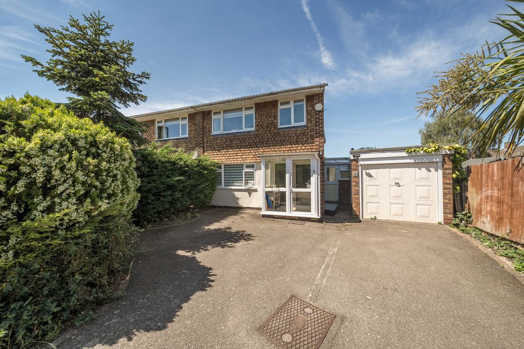 Property photo 1 of 19 1481893-1-6A46660...