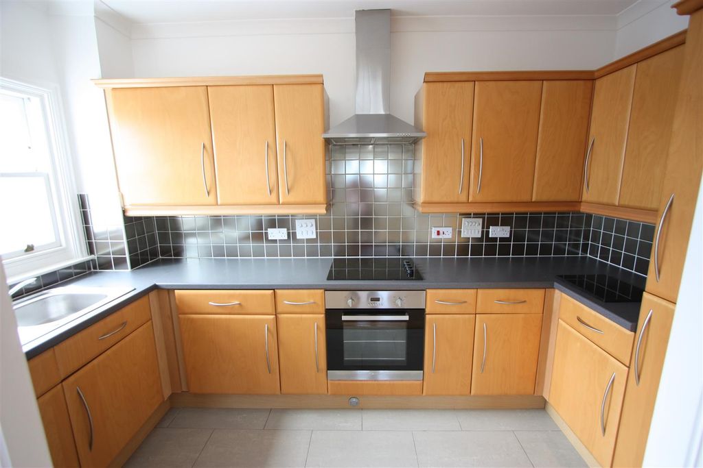 Property photo 3 of 7 3 Bezant Place Kitchen