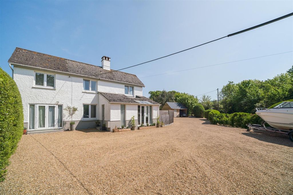 Property photo 2 of 39