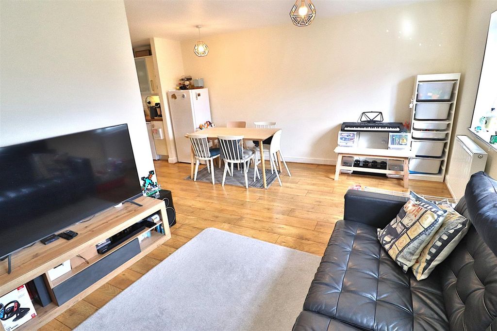 Property photo 2 of 21 L Shaped Lounge/Dining Room
