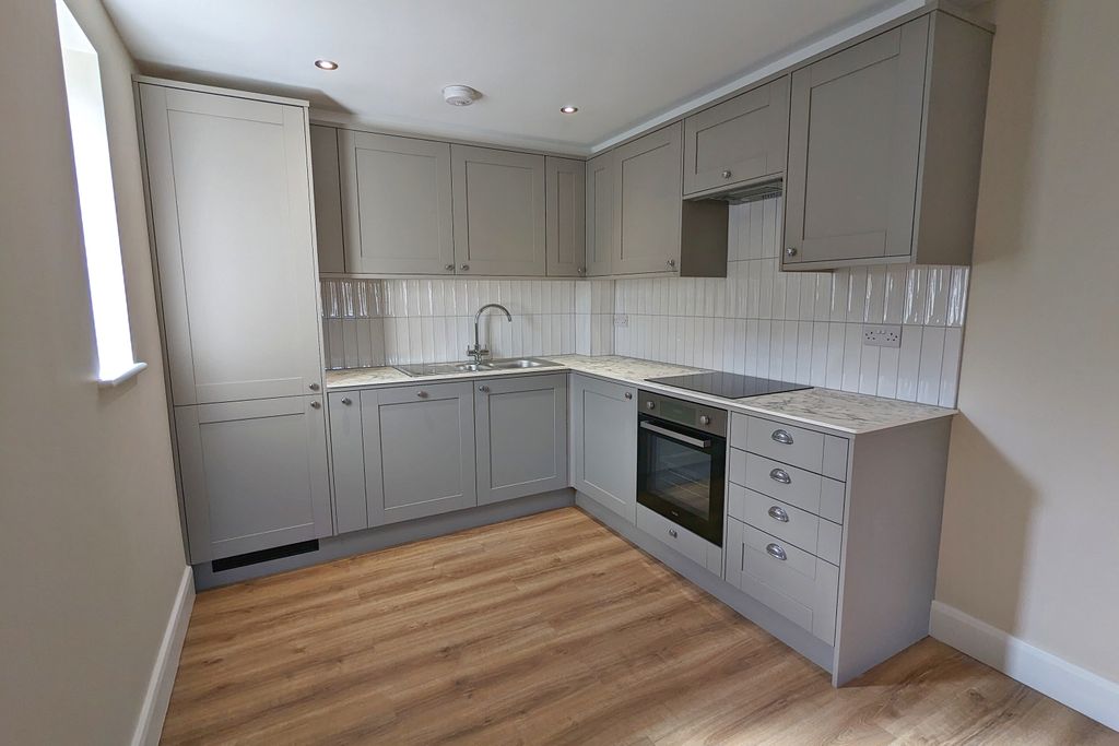 Property photo 2 of 10 9