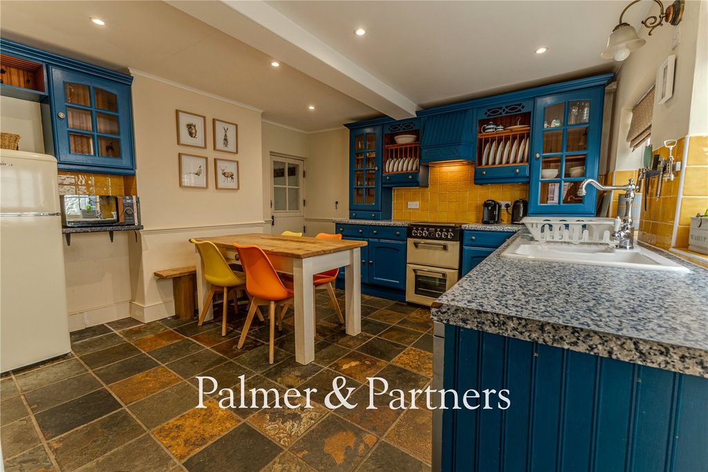 Property photo 3 of 22 Picture No. 06