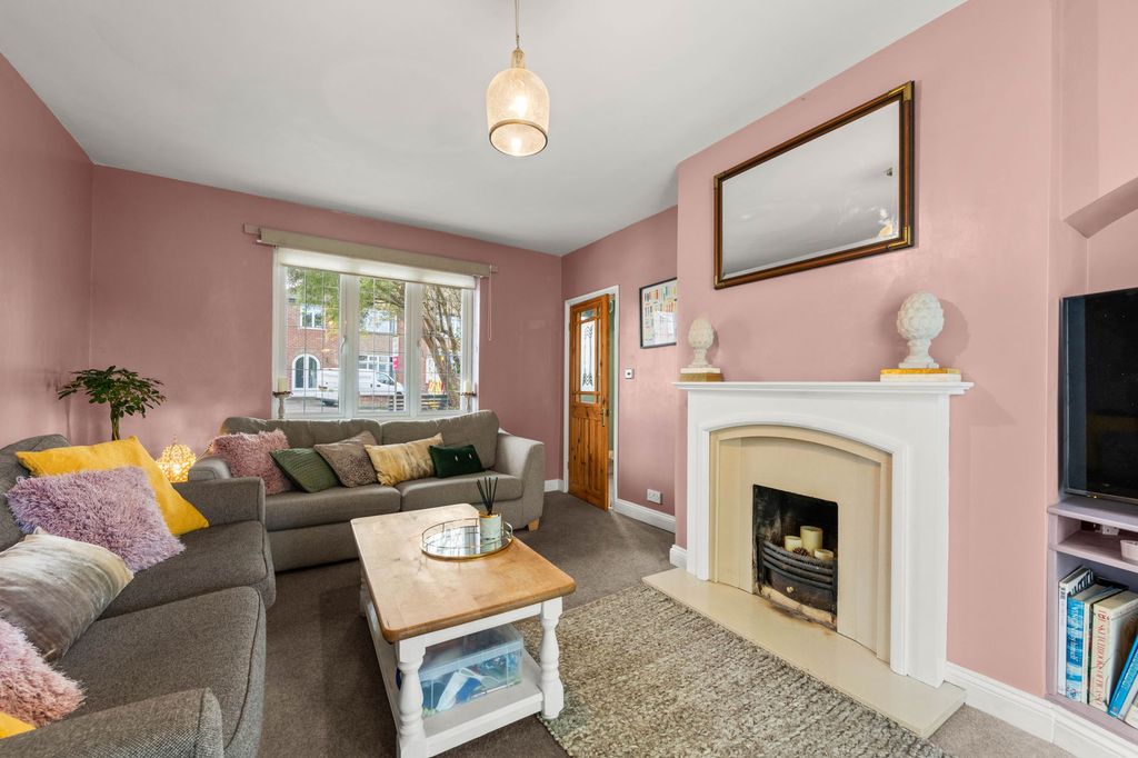 Property photo 3 of 28