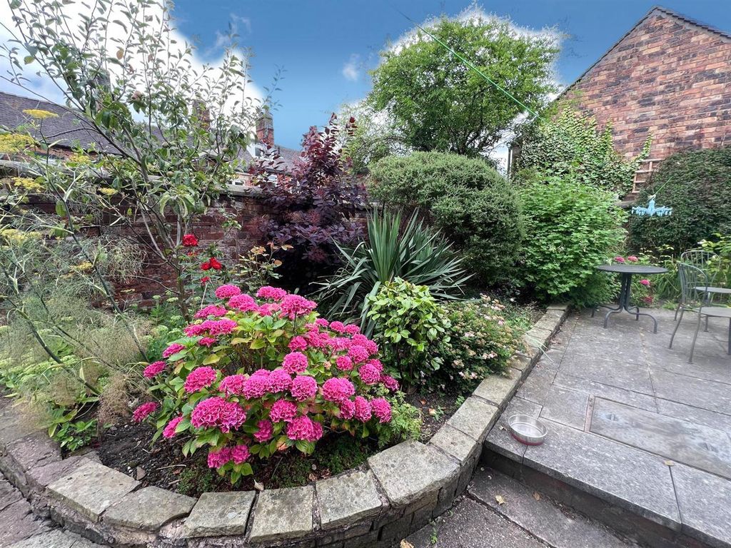 Property photo 3 of 36