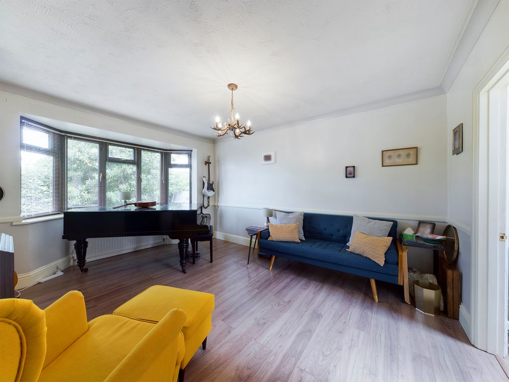 Property photo 3 of 11 Image