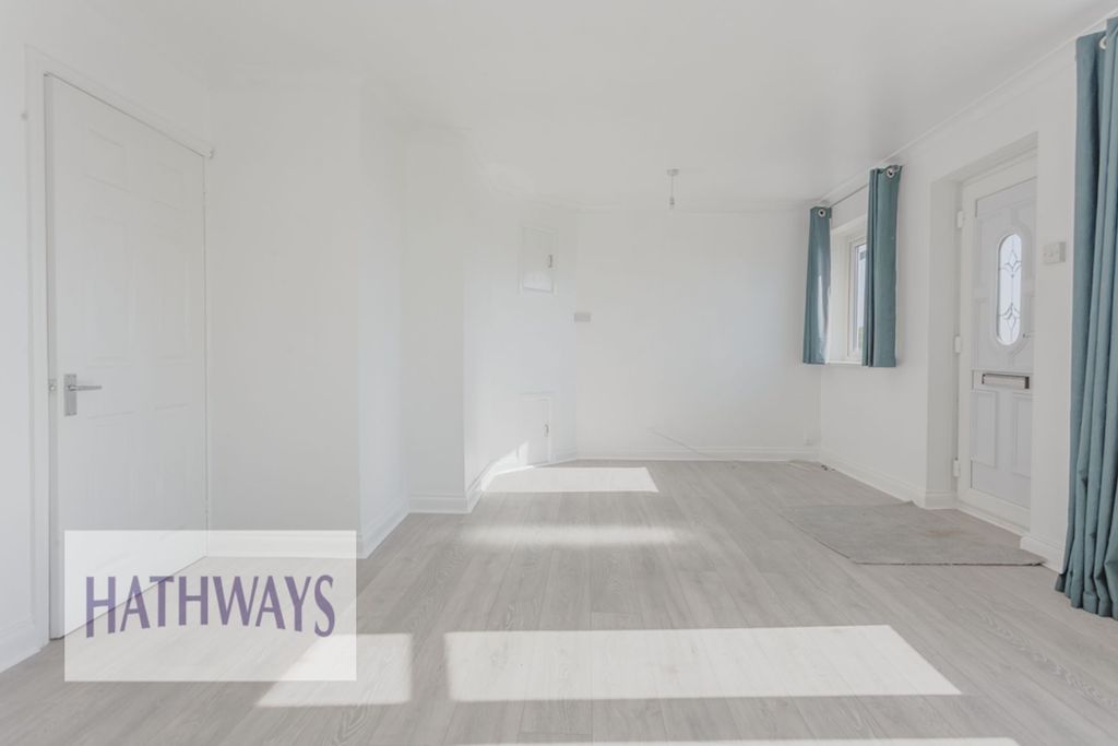 Property photo 2 of 27