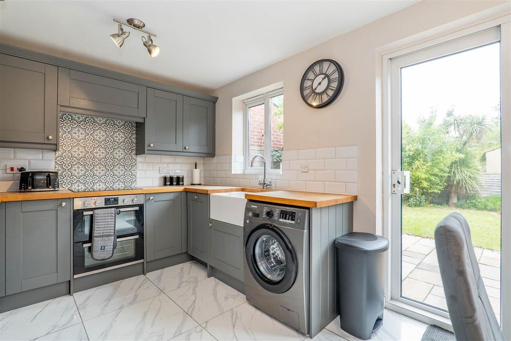 Property photo 3 of 19 Kitchen/Diner