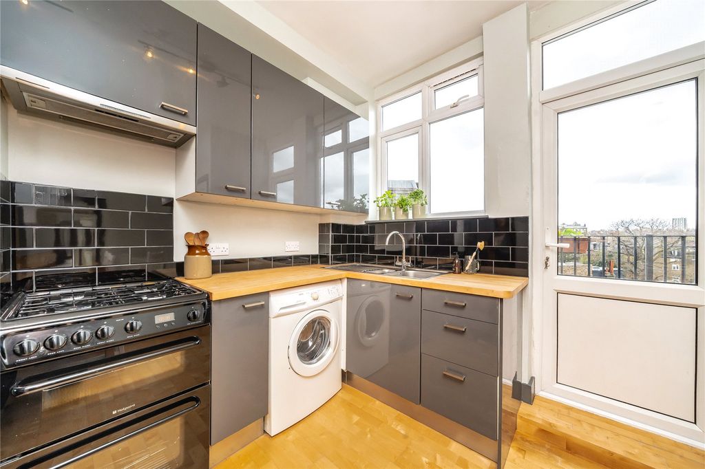 Property photo 2 of 12 Picture No. 05