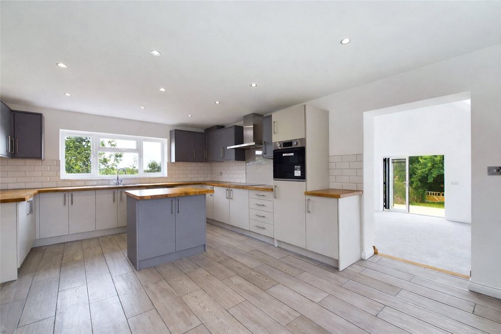 Property photo 2 of 25 Picture No. 45