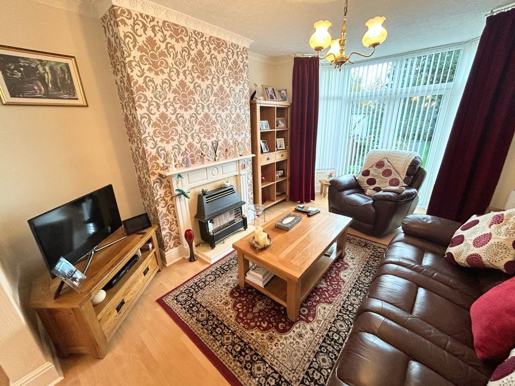 Property photo 2 of 24 Lounge/Diner