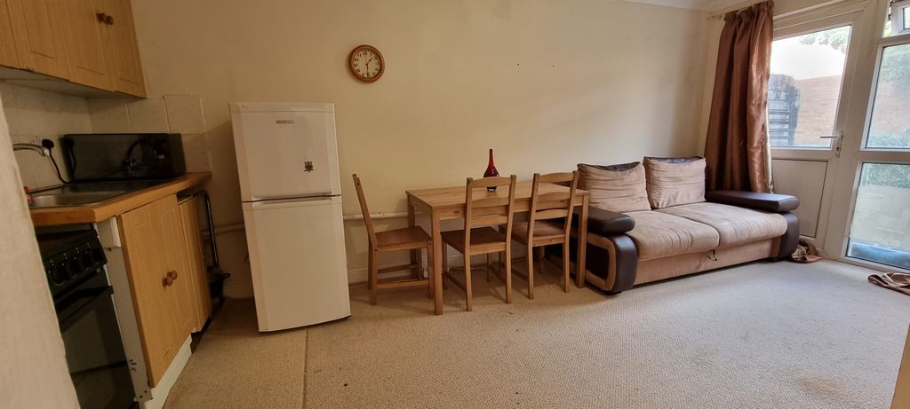 Property photo 1 of 5