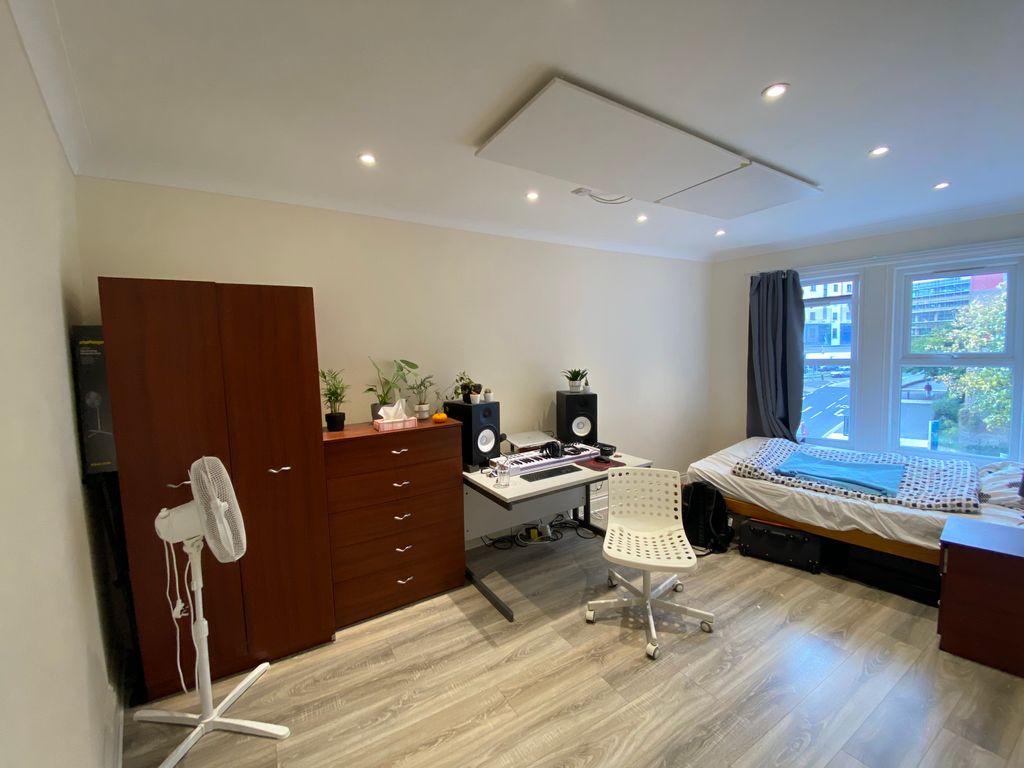 Property photo 2 of 4