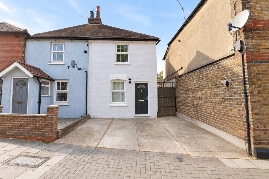 Property photo 1 of 12