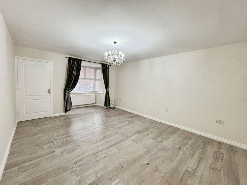 Property photo 3 of 20 Pbox-Img.Jpeg