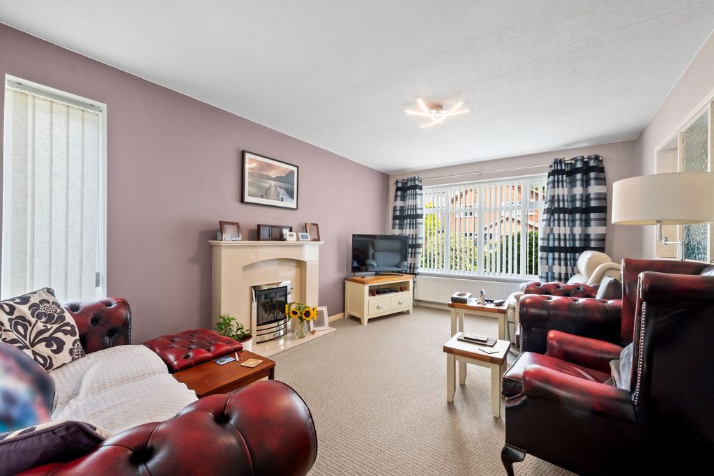 Property photo 2 of 33