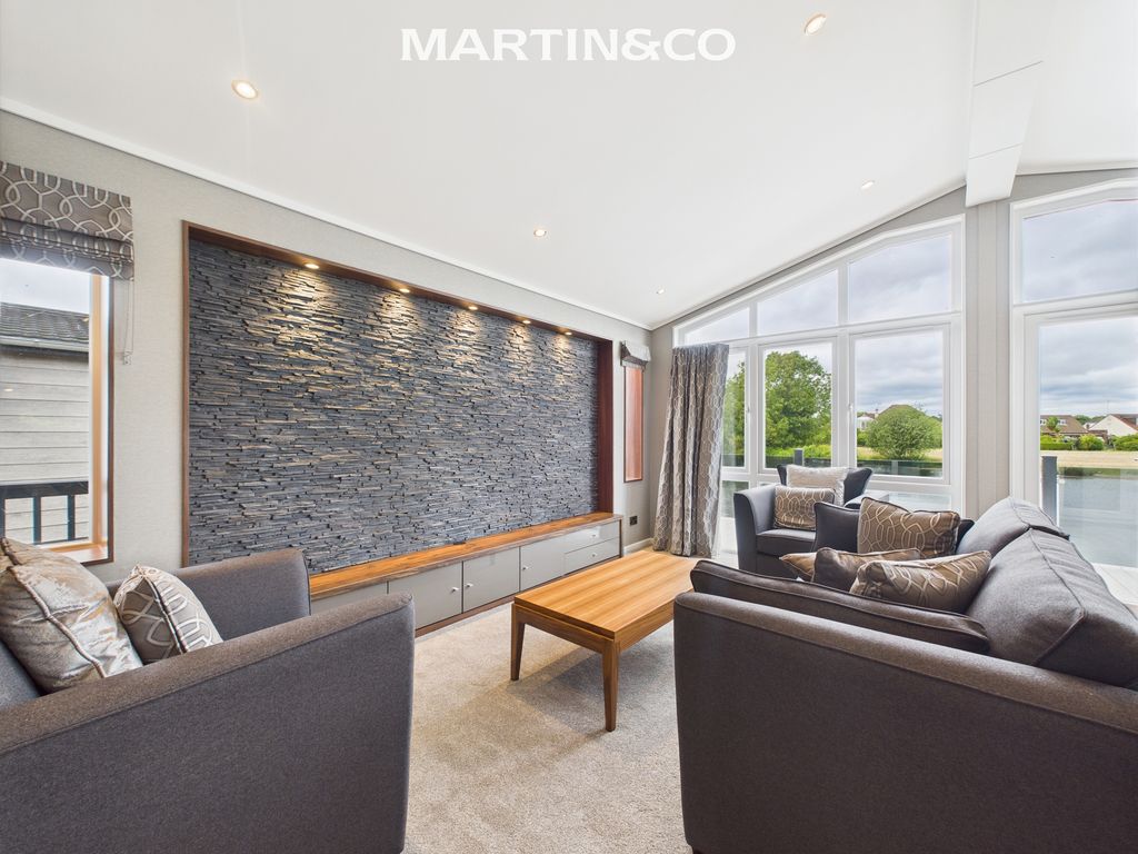 Property photo 3 of 31