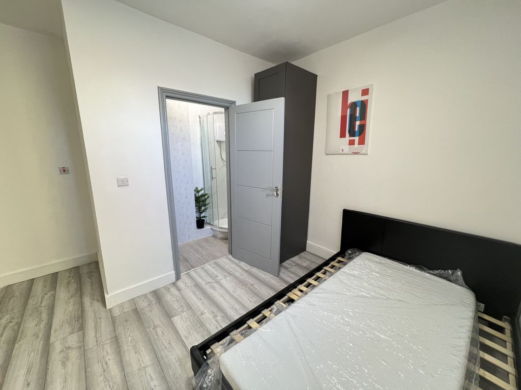 Property photo 1 of 2