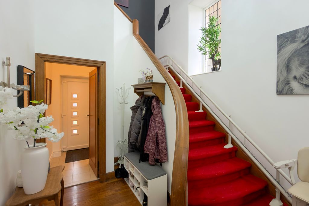 Property photo 3 of 31 Lower Hall