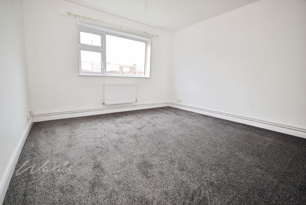 Property photo 3 of 6 Hever Bed 1