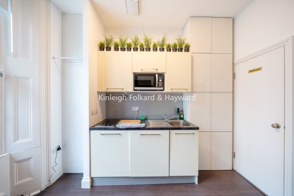 Property photo 2 of 4 04705175-7B51-40B0-9