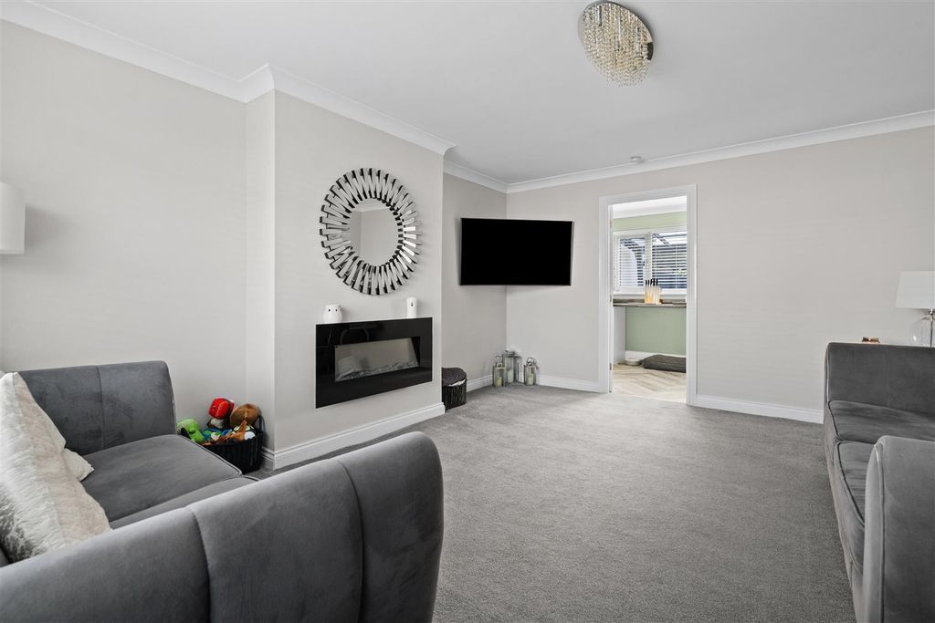 Property photo 2 of 22