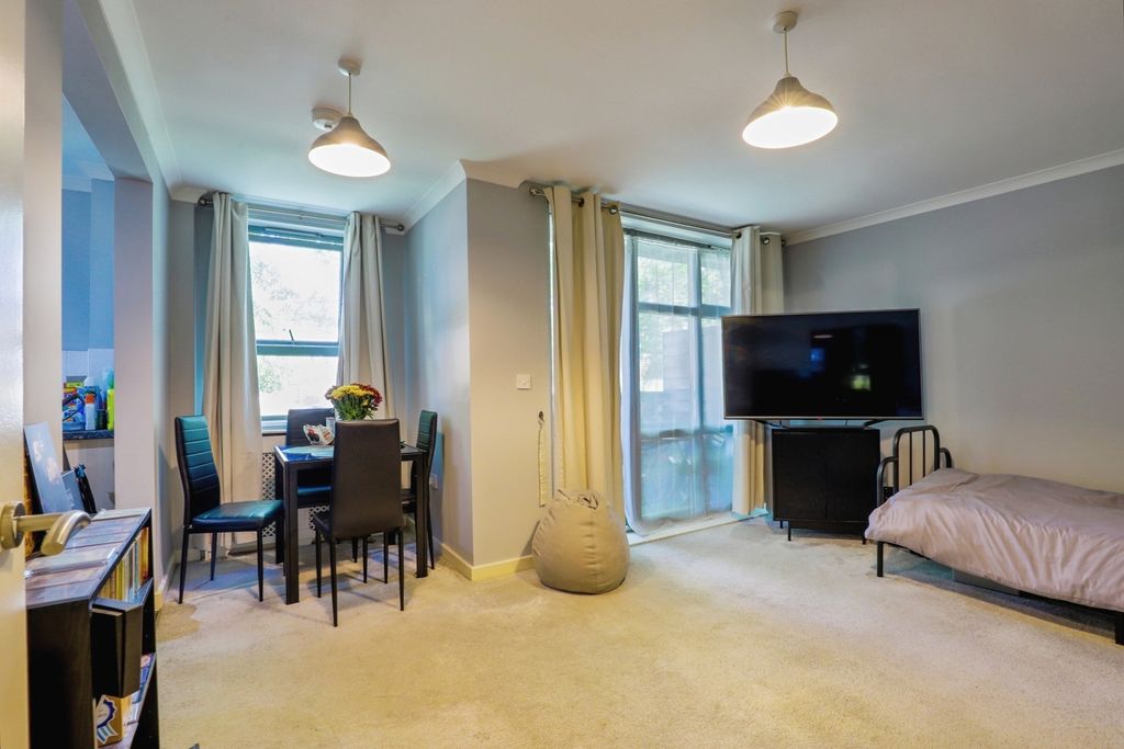 Property photo 2 of 11 Pbox-Img.Jpg