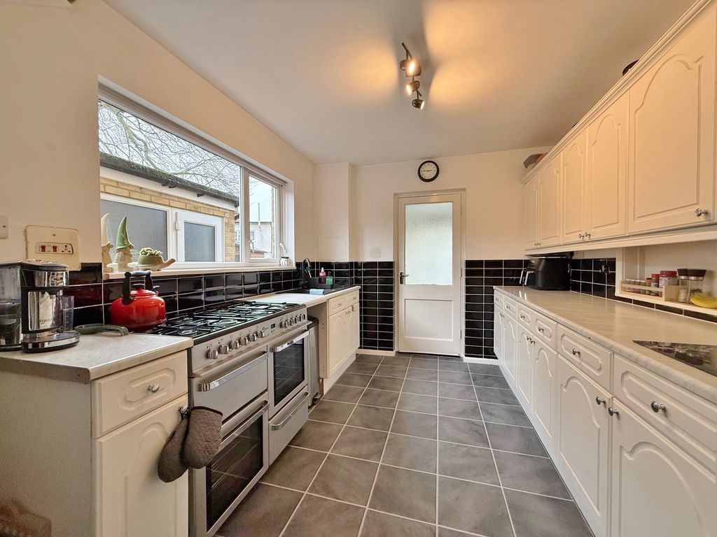 Property photo 3 of 24