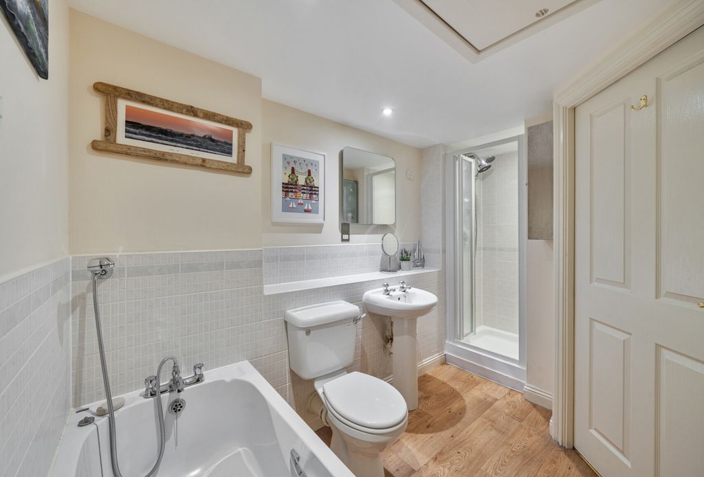 Property photo 3 of 16 1452538-14-69Eb30...