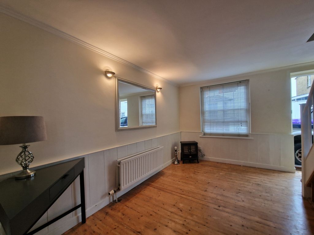 Property photo 2 of 10 Photo 7