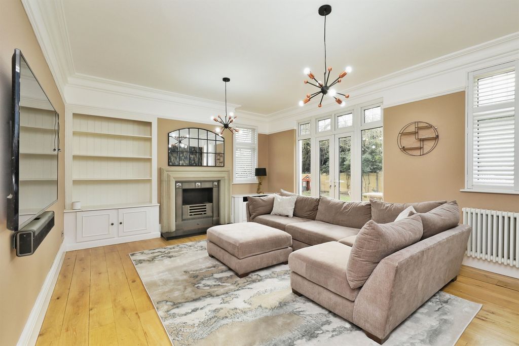 Property photo 3 of 17